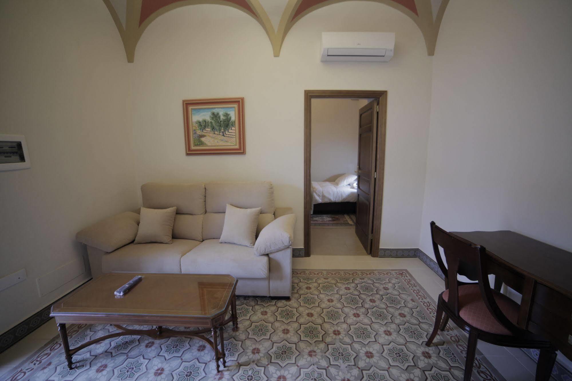 Hotel La Giralda Burguillos Del Cerro Dış mekan fotoğraf
