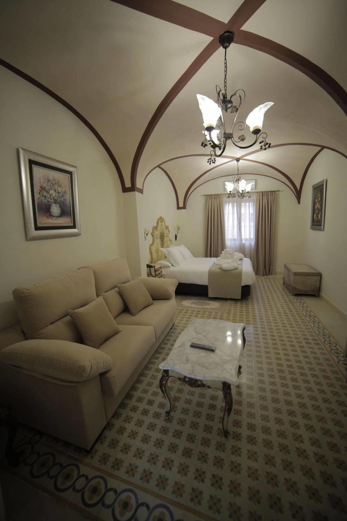 Hotel La Giralda Burguillos Del Cerro Dış mekan fotoğraf