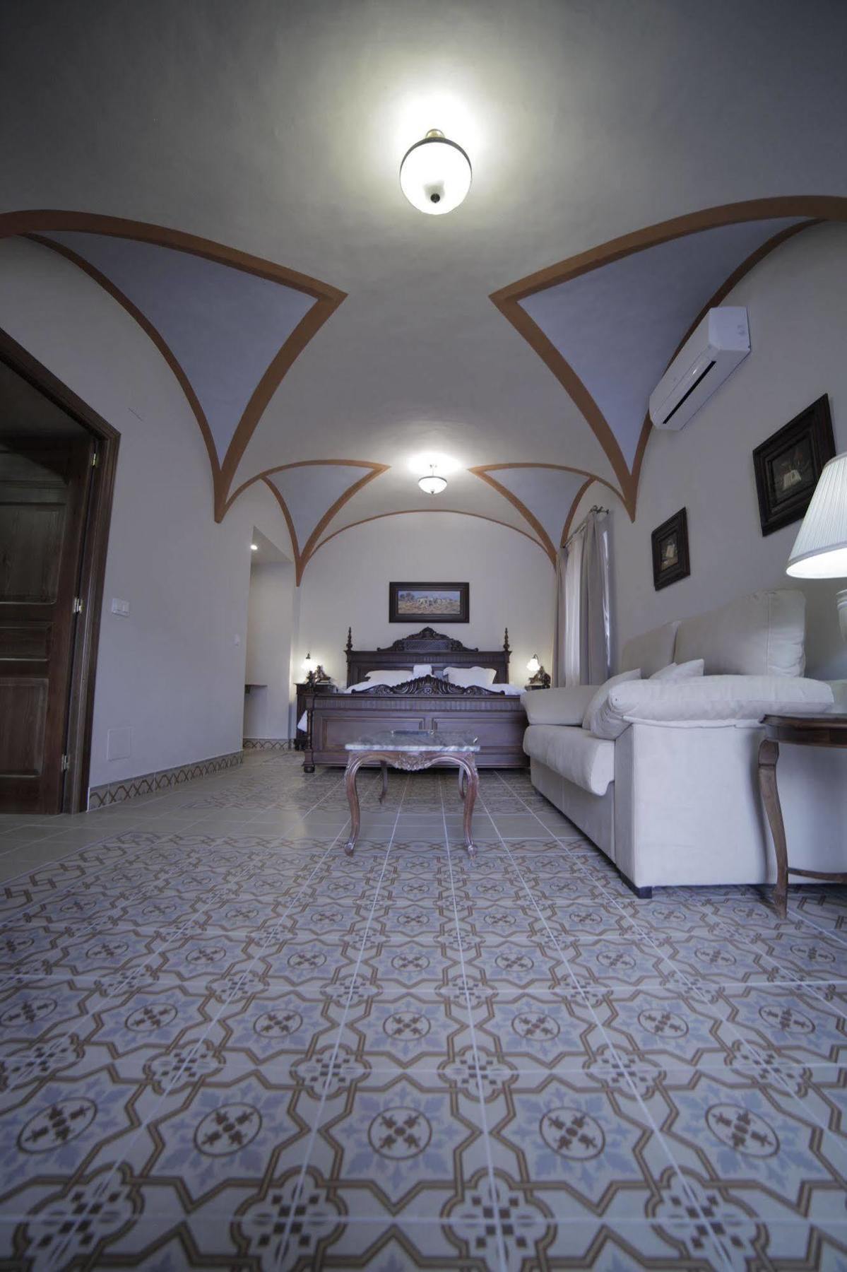 Hotel La Giralda Burguillos Del Cerro Dış mekan fotoğraf