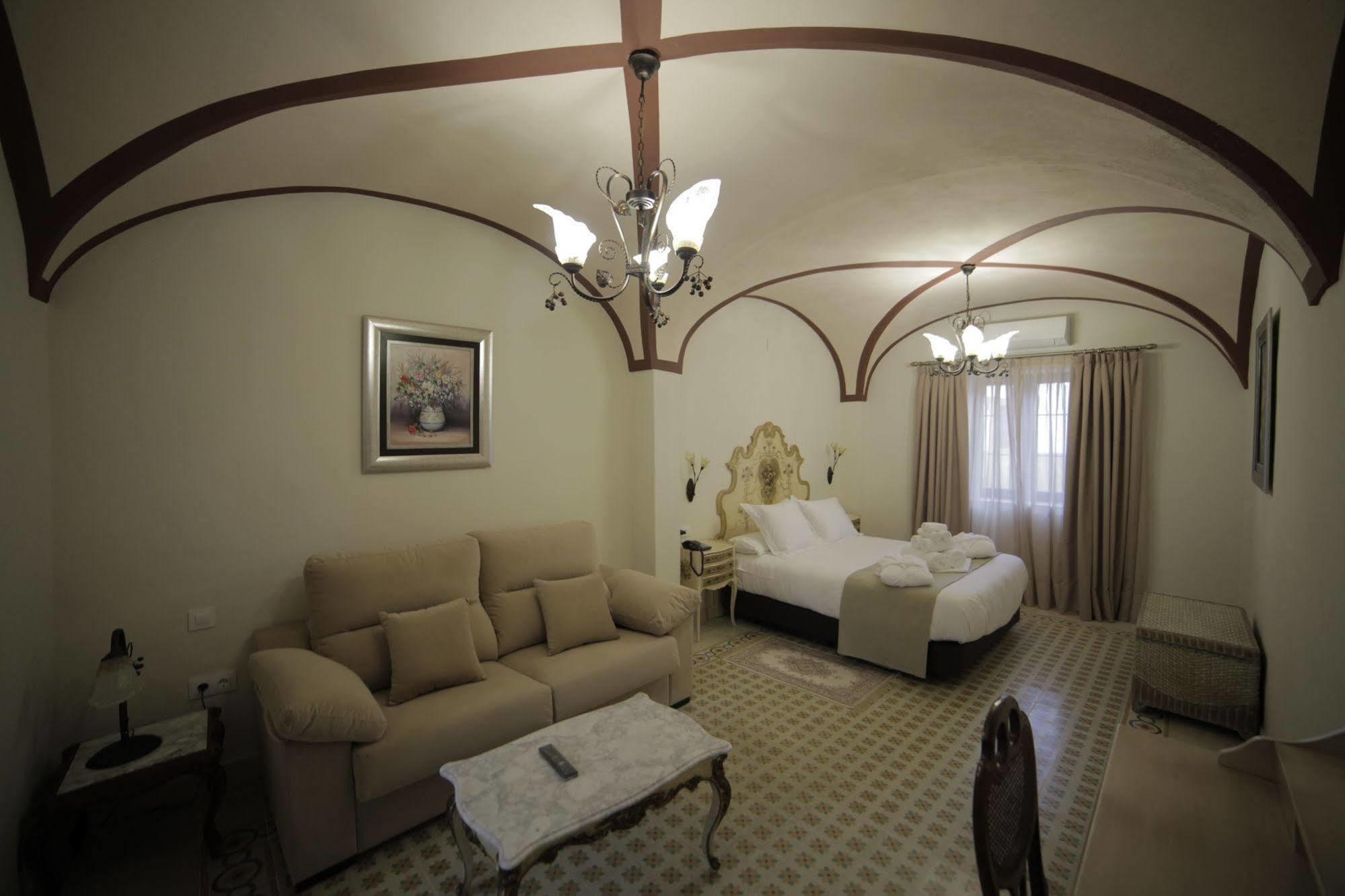 Hotel La Giralda Burguillos Del Cerro Dış mekan fotoğraf
