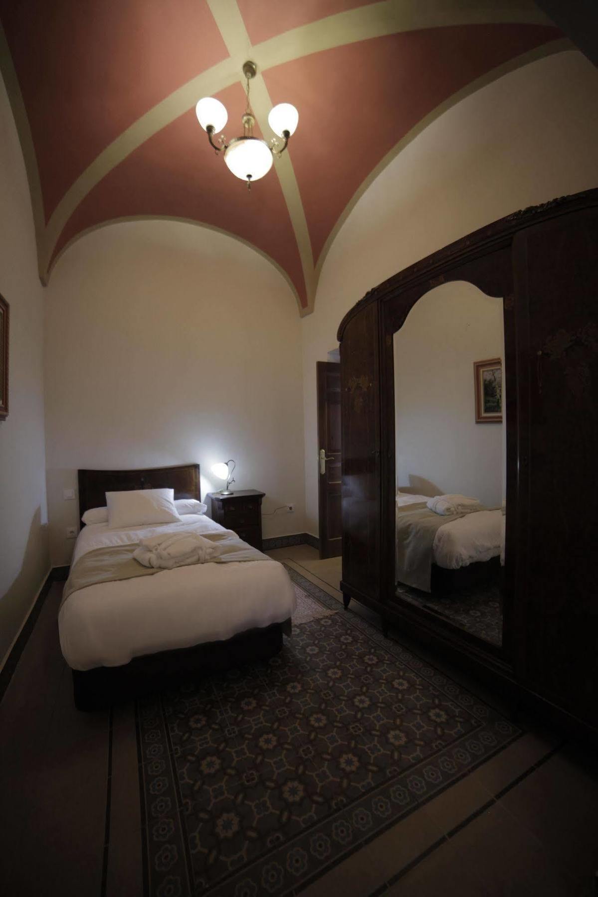 Hotel La Giralda Burguillos Del Cerro Dış mekan fotoğraf