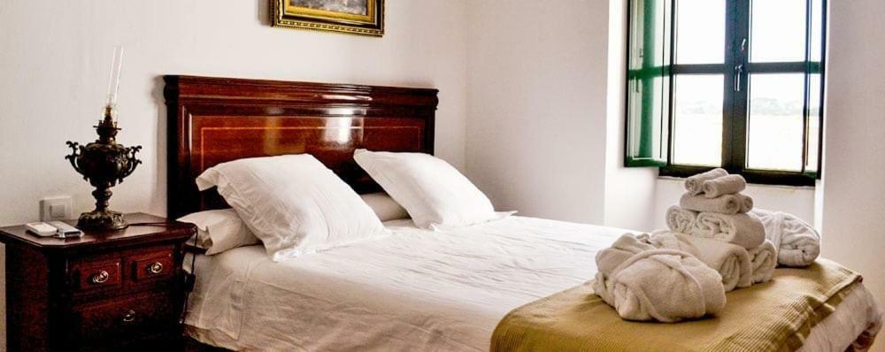 Hotel La Giralda Burguillos Del Cerro Dış mekan fotoğraf